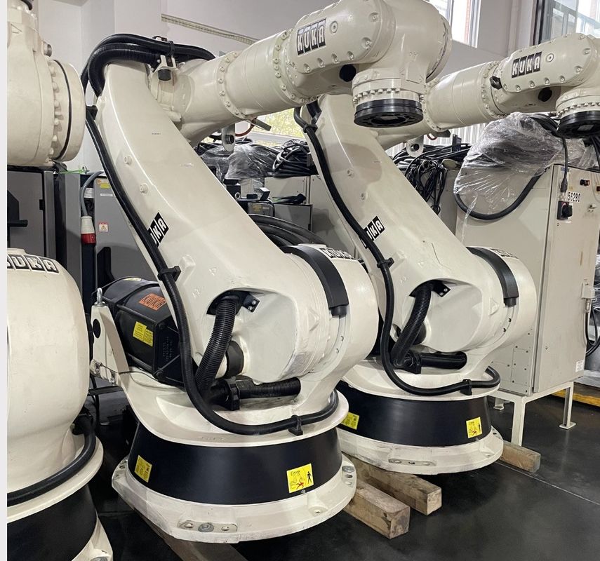 2700 มม Reach โครงการ Kuka โรบอตปั๊มสําหรับการปั๊มที่รวดเร็วและแม่นยํา จับข้อตกลงนี้! โรบอต KUKA KR210 ที่ปรับปรุงให้กับการสเปรย์สีที่ดีกว่าและความยุ่งยาก