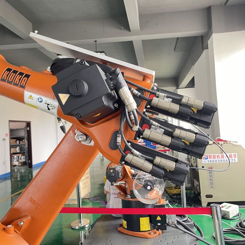 16 กิโลกรัม โรบอต Kuka ที่ใช้แล้วที่มีการจัดอันดับความปลอดภัย IP65 โรบอตรับมือวัสดุ โรบอตปั่น MIG