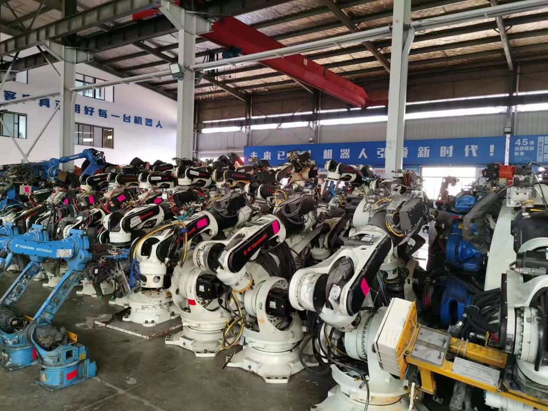 โรบอตเชื่อมจุดภาระ 200 กิโลกรัมที่มีความกว้าง 2650 มม และเทคโนโลยี ES200D ที่ก้าวหน้า ทํางานตอนนี้! Yaskawa ES200D - All - in - One Solution สําหรับการใช้งานอุตสาหกรรมที่ไร้รอย จากการเชื่อมถึงการบด