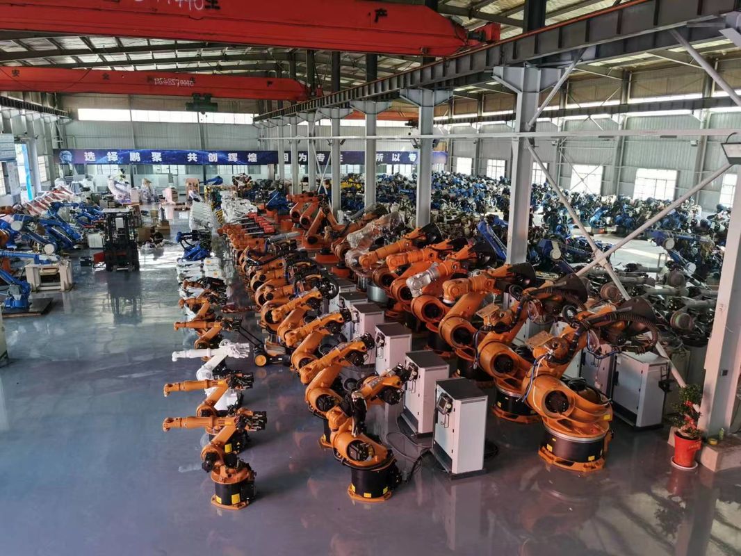 โรบอตเชื่อมจุดภาระ 200 กิโลกรัมที่มีความกว้าง 2650 มม และเทคโนโลยี ES200D ที่ก้าวหน้า ทํางานตอนนี้! Yaskawa ES200D - All - in - One Solution สําหรับการใช้งานอุตสาหกรรมที่ไร้รอย จากการเชื่อมถึงการบด