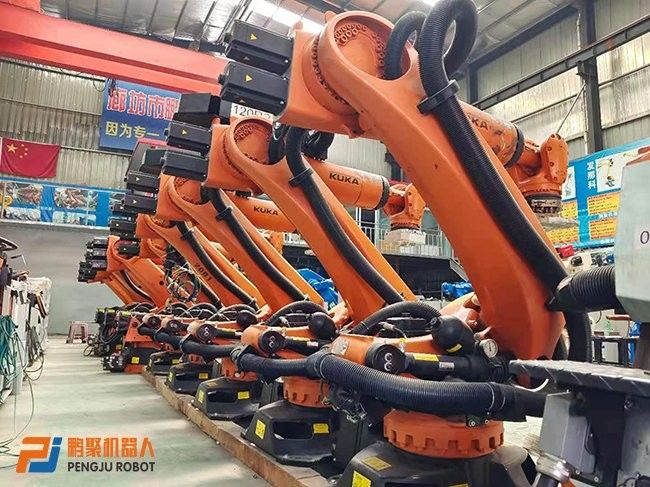 KUKA KR210 R2700 Prime Robot 6 แกน ภาระ 210 กิโลกรัม ระยะทาง 2700 มิลลิเมตร สําหรับการปั่นจุด