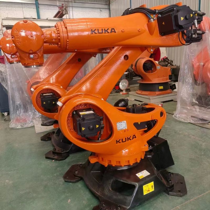 KUKA KR 210 R3100 Ultra C4 เครื่องพิมพ์ การทําพัลเลติก การเคลือบสี การแปรงเครื่องจักร การตัดน้ํา 210 กิโลกรัม 3100 มม
