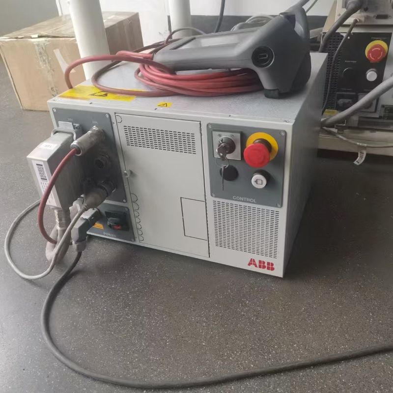 ABB IRB 1200 (5/0.9) หุ่นยนต์สําหรับการจัดการของชิ้นส่วน การเคลือบ การวัด การประกอบของชิ้นส่วน