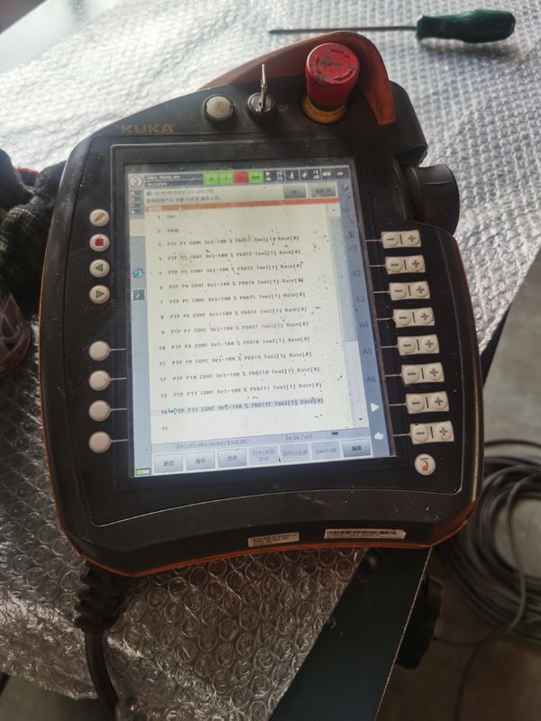 ซอฟต์แวร์ Kuka ใช้ KUKA KR240 R2900 Ultra Robots IP 65 ความปลอดภัย ±0.1 มม ความซ้ําและมากกว่า สําหรับมาตรฐานสูง 240 กิโลกรัม ค่าใช้งาน 2900 มม