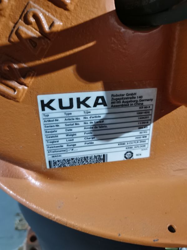 2033 mm Reach KUKA KR60-3 60KG ภาระประโยชน์ โรบอต KUKA ที่ใช้ในการจัดการและเก็บวัสดุ