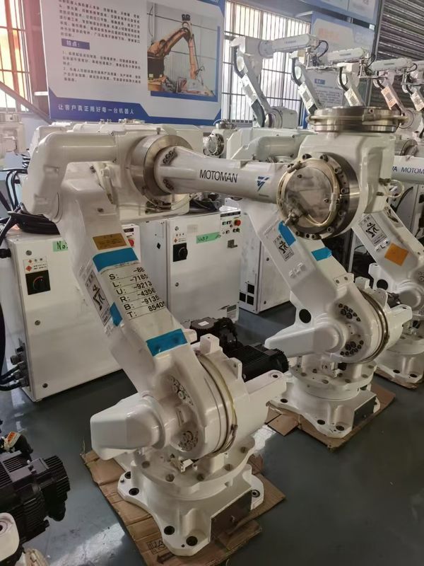 2061mm Reach CR50 XRC 50kg โมโตแมน อาร์ค โรบอตการปั่นสําหรับการปั่นและการบรรทุก / ถอนชิ้นส่วน
