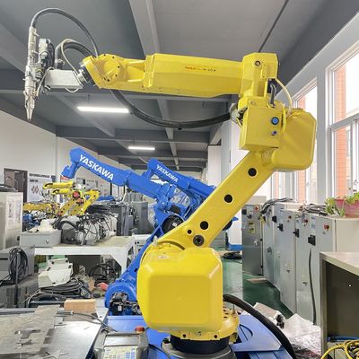 การเชื่อมเฉพาะจุดใช้หุ่นยนต์ตัดด้วยเลเซอร์ FANUC Robots