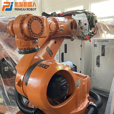KUKA ใช้เครื่องมือเครื่องจักรหุ่นยนต์วางพาเลทอัตโนมัติกำลังโหลดการขนถ่าย KUKA KR200