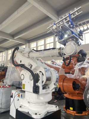 Yaskawa CR165 มือสอง หุ่นยนต์ขนถ่ายและวางพาเลทมัลติฟังก์ชั่น 6 แกน